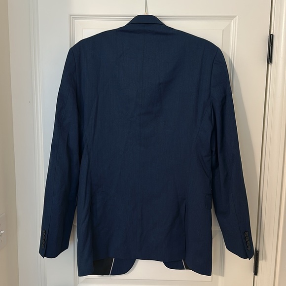 Macys Bar III slim fit blue suit
Jacket is a 44 Long
Pants are 36x34 - Picture 5 of 8